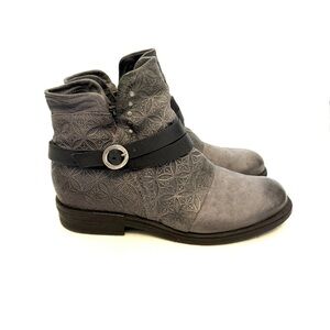 Miz Mooz Embossed Mandala Tooled Leather Pixie Combat Ankle Boots Size 41